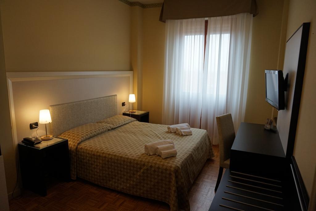 Hotel Astoria Fidenza Rom bilde