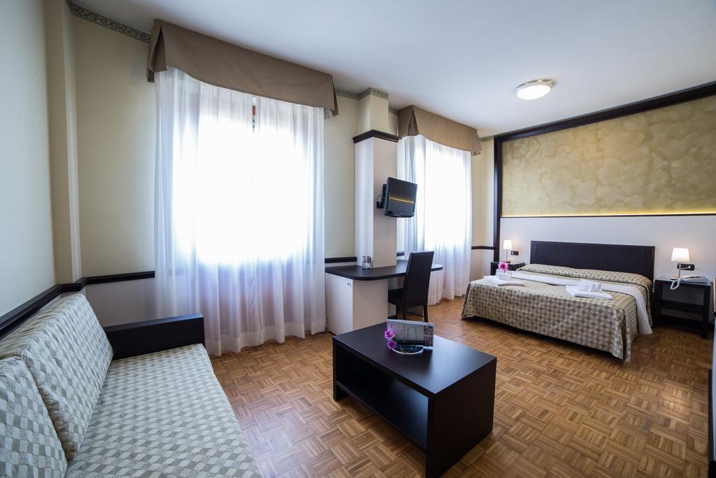 Hotel Astoria Fidenza Eksteriør bilde