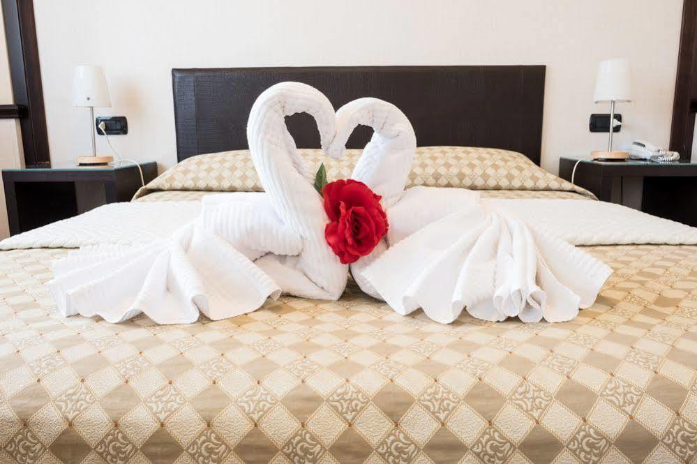 Hotel Astoria Fidenza Eksteriør bilde